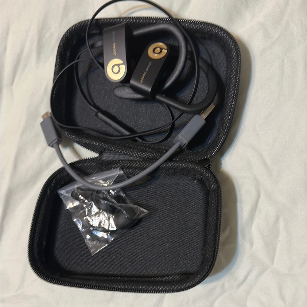 Beats Wireless Earphones with Case